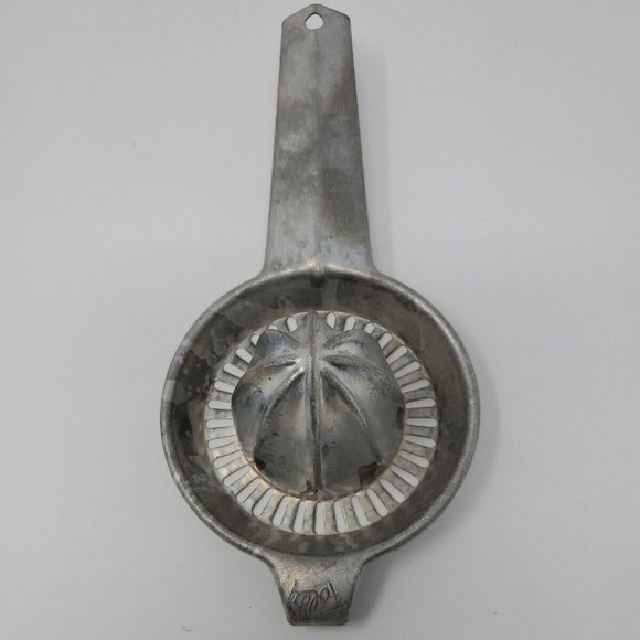 Vintage 1950's Foley Aluminum Citrus Juicer Reamer Handheld Place on Cup or Bowl - Picture 3 of 5